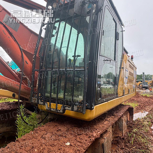 Adequate power reserve Reliable pressurization system Stable power output JVR220HT Rotary Drilling Rig