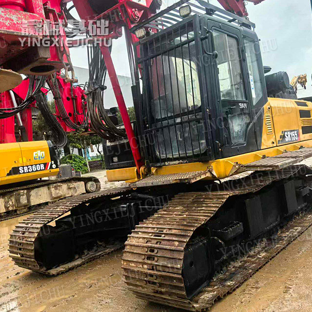 Centralized lubrication Single-hole efficiency is high Smooth transitions SR155 Rotary Drill Rig