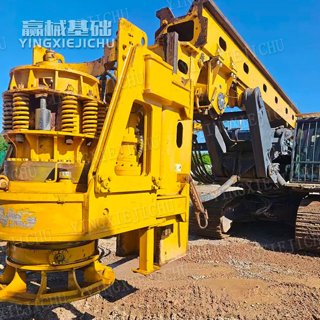 Smooth transitions High torque deep pile Wide construction scope XR240 Rotary Drilling Rig