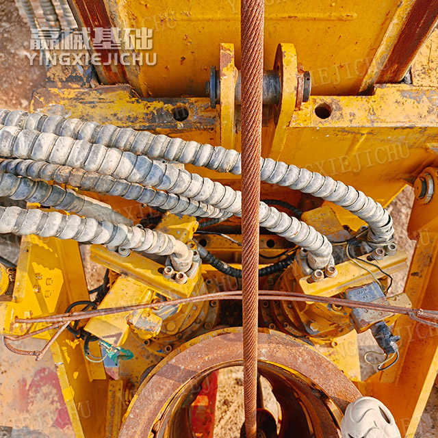 Automatic soil dumping Dynamic stability High torque deep pile XR160 Rotary Drill Rig