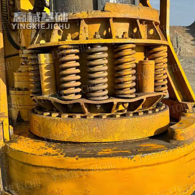 Automatic hole alignment High overall efficiency XR280D Rotary drilling rig