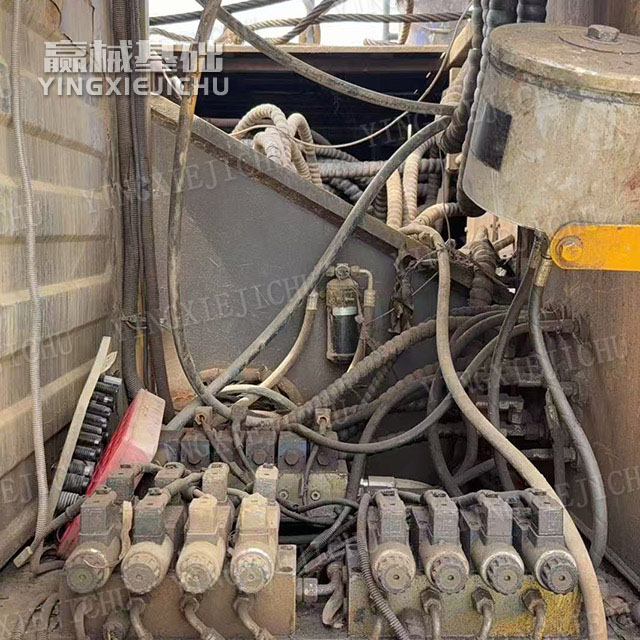 Strong stability low failure rate Smooth combined movements XR280D Rotary drilling rig