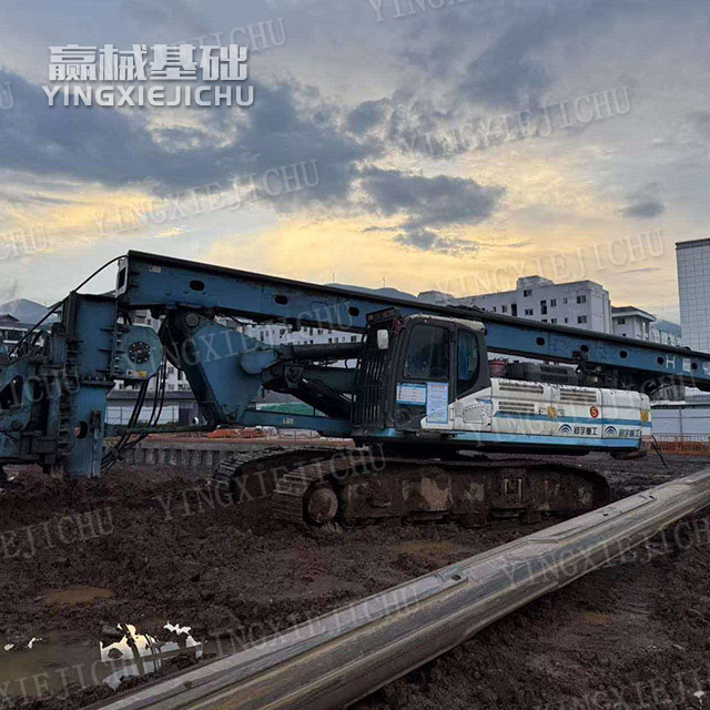 Ample power reserve Good trafficability Strong adaptability YTR230 Rotary Drill Rig