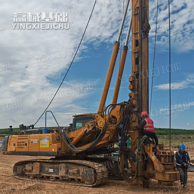 Quick scheduling Improve construction safety Ample power XR160 Rotary Drill Rig