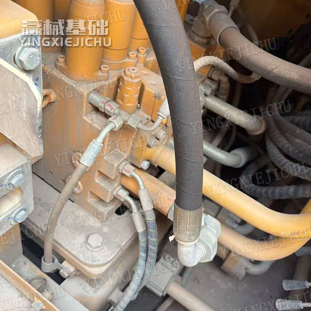 Impact resistance Single-hole efficiency is high SR235 Rotary drilling rig