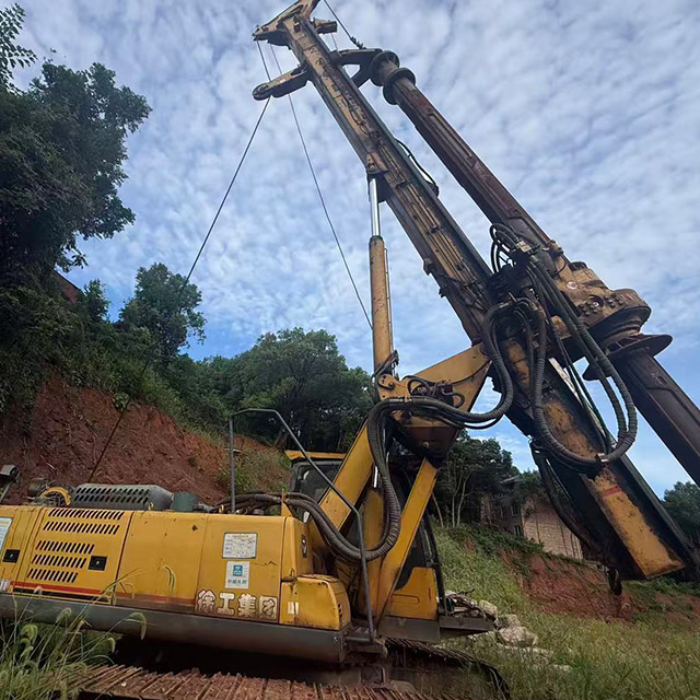 ·Improve construction accuracy Precise alignment with holes XR150 III Rotary Drill Rig