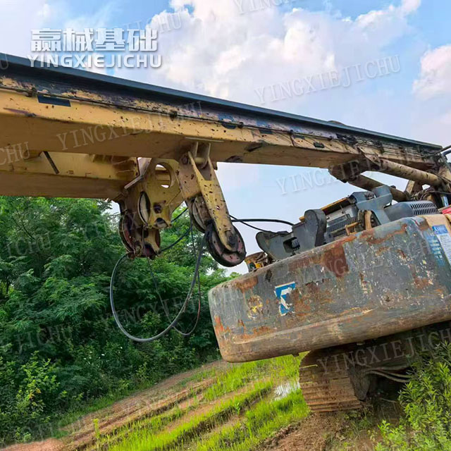 Dynamic stability Strong stability High drilling efficiency XR150 II Rotary Drill Rig