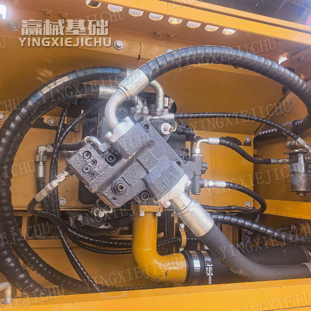 Automatic soil dumping Fuel economy Dynamic stability SR155-C10 Rotary Drill Rig