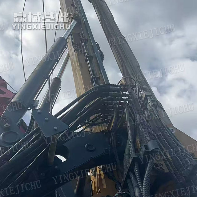 Improvement in soil unloading speed Strong stability XR168 Rotary drilling rig