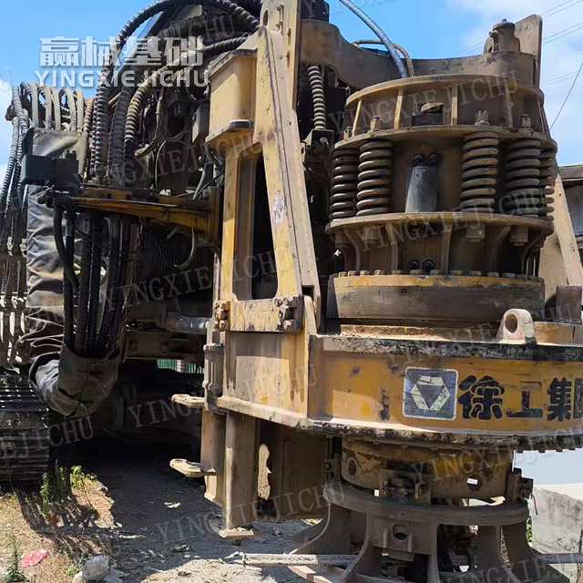 Powerful in drilling Automatic soil dumping Excellent rock penetration capability XR220D Rotary Drill Rig