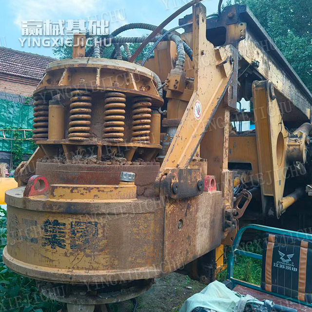 Fast pulling‑out speed Smooth transitions Dynamic stability XR180 Rotary drill rig