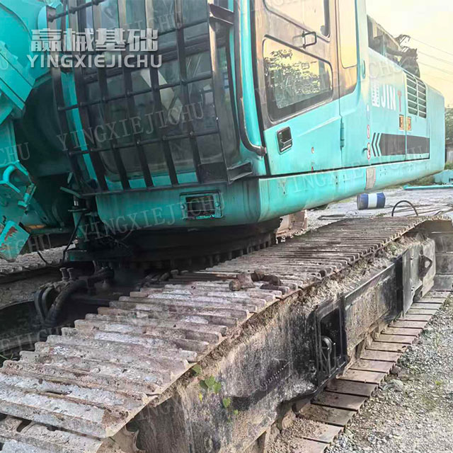 Powerful rock penetration Low fuel consumption Low fuel consumption SD30 Rotary Drill Rig