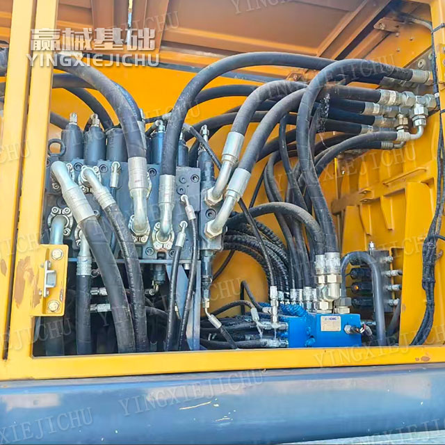 Smooth transitions High torque deep pile Wide construction scope XR240 Rotary Drilling Rig