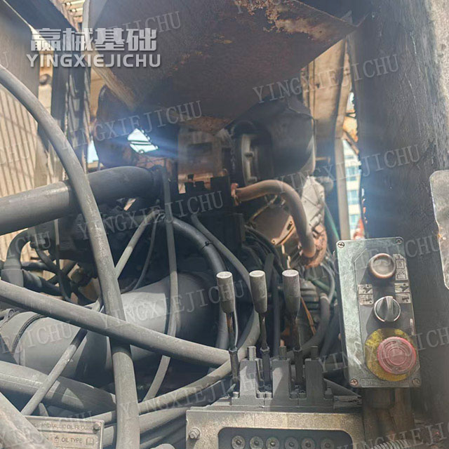 Sufficient torque Strong adaptability to working conditions SR70 Rotary Drill Rig