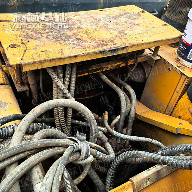 Centralized lubrication High overall efficiency Dynamic stability SR200 Rotary Drill Rig
