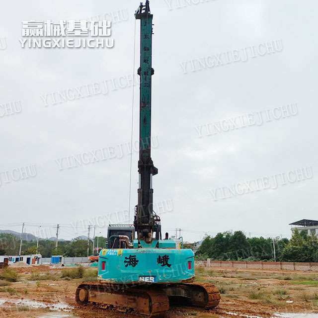 Strong overall rigidity Fast unloading speed High speed soil dumping HER300 Rotary Drill Rig