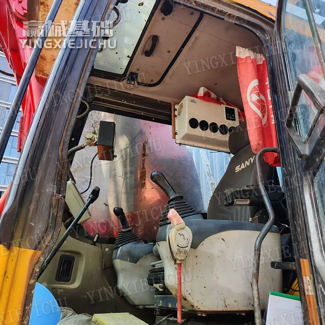 Automatic hole alignment Strong construction capability SR200 Rotary Drill Rig